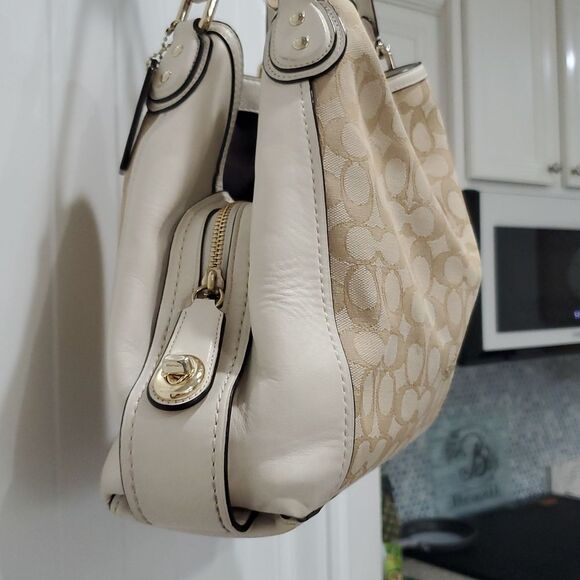 Coach Edie 31 Leather & Siganture Jacquard Print Shoulder Bag, EXCELLENT CONDIT - Picture 3 of 16